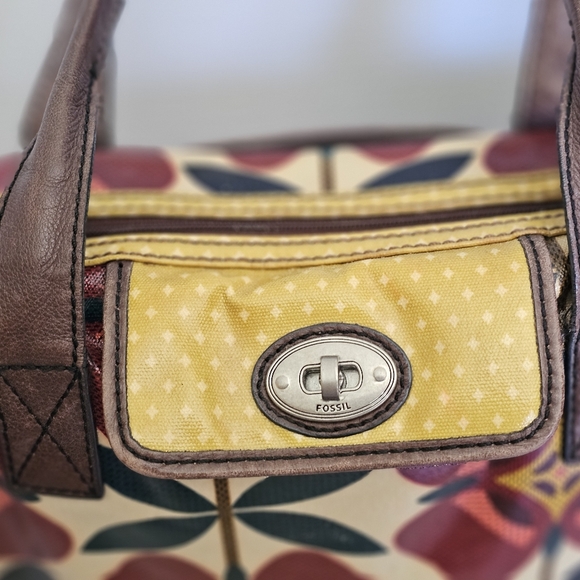 Fossil Marroon Flower Tote - Picture 6 of 11
